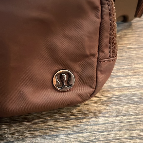 Lululemon crossbody bag - Picture 2 of 5